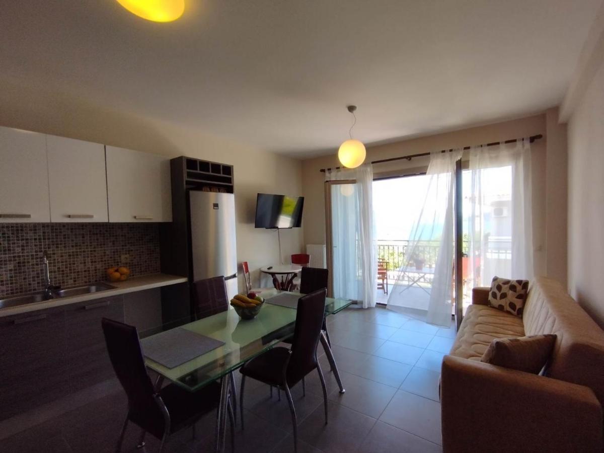 D'Angelos Apartments Karavomylos Esterno foto