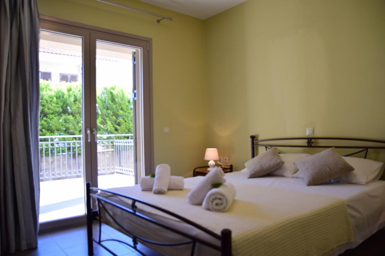 D'Angelos Apartments Karavomylos Esterno foto