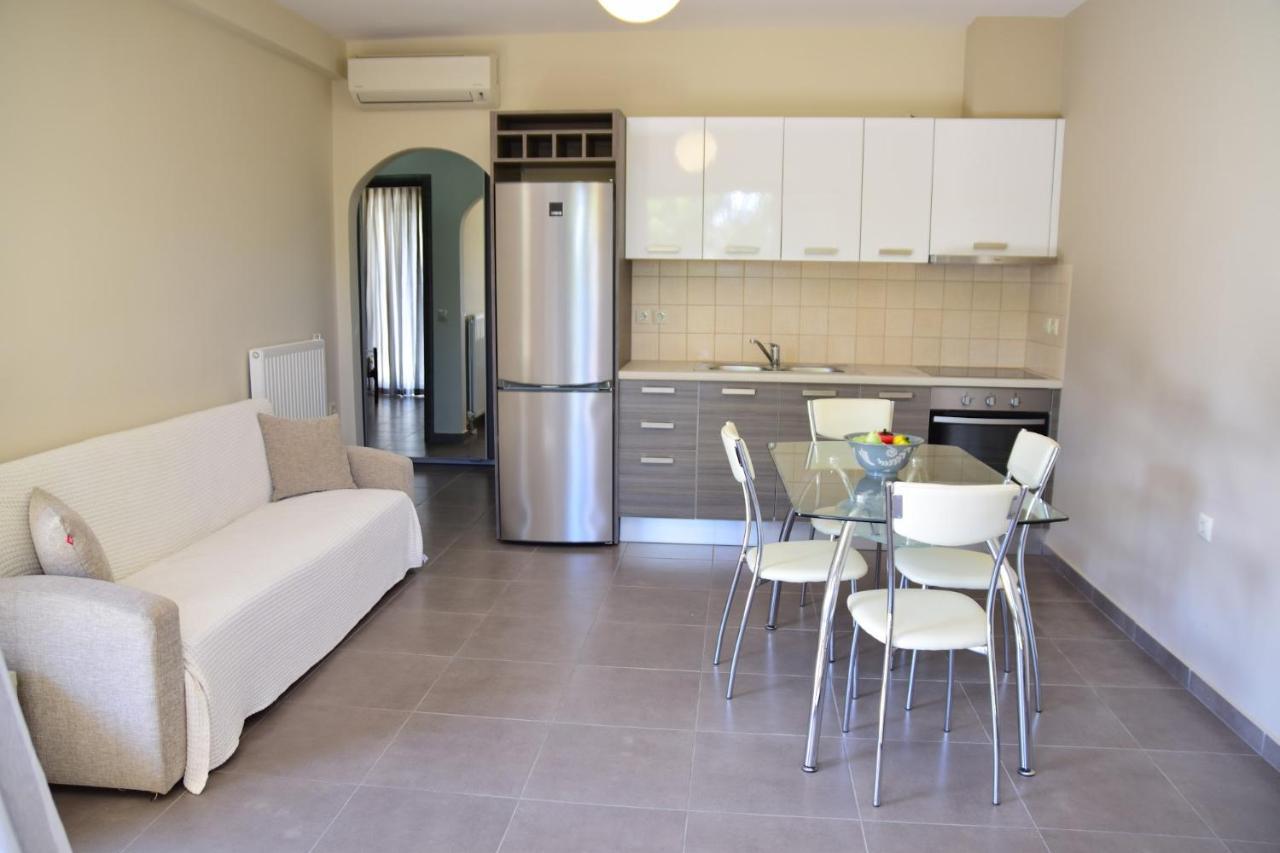 D'Angelos Apartments Karavomylos Esterno foto