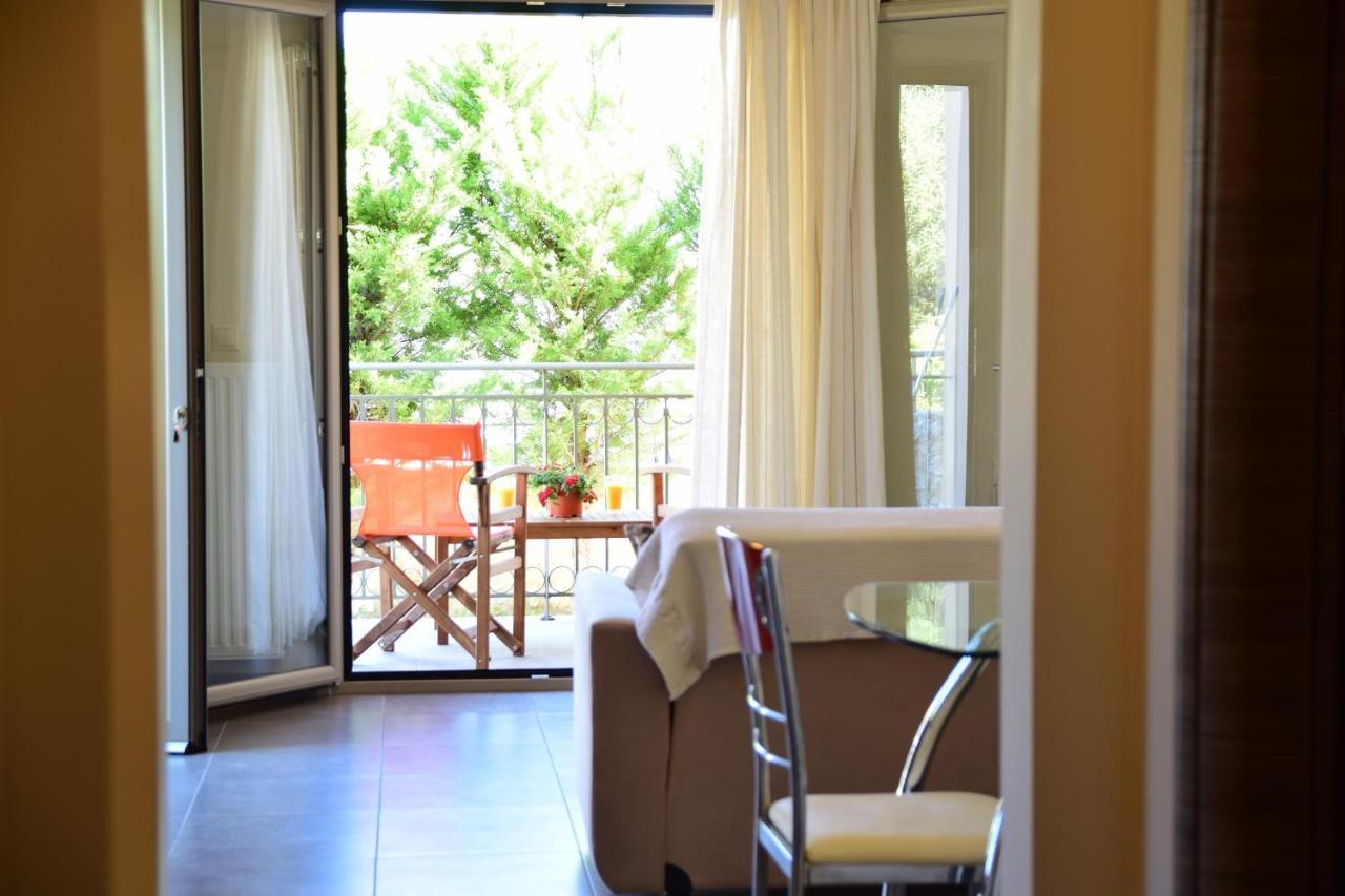 D'Angelos Apartments Karavomylos Esterno foto